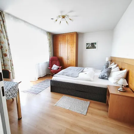 Fewolehr Apartman *