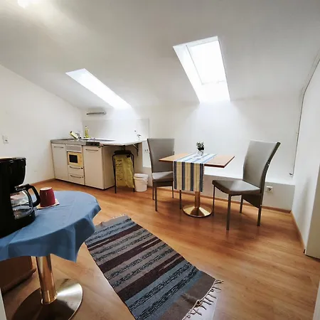 Fewolehr Apartman